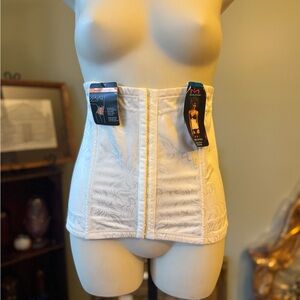 WOMENS MAIDENFORM FIRM CONTROL CURVE LOVING WAISTNIPPER SIZE XL CREAM NWT